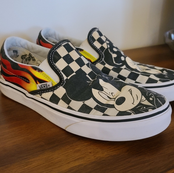Mickey mouse vans - Picture 2 of 5